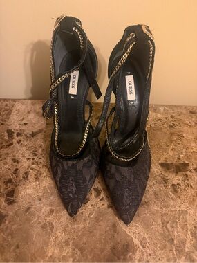 GUESS Black Lace Pointed Toe crisscross gold Chain-Ankle Heels